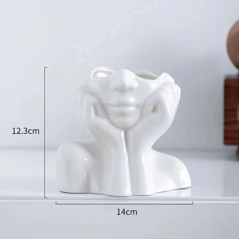 Vase Femme Sculptural